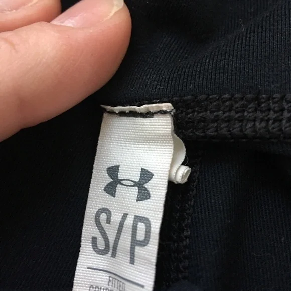 Under Armour Cropped Workout Pants - Picture 3 of 6